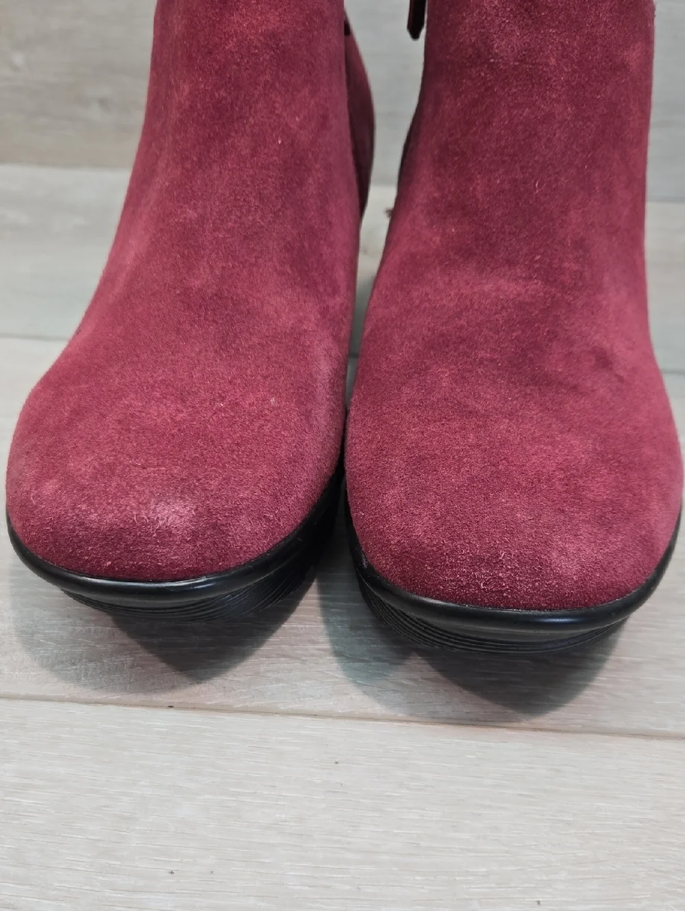Skechers Women Memory Foam Burgundy Suede Wedge Ankle Boots Shoes Sz 8